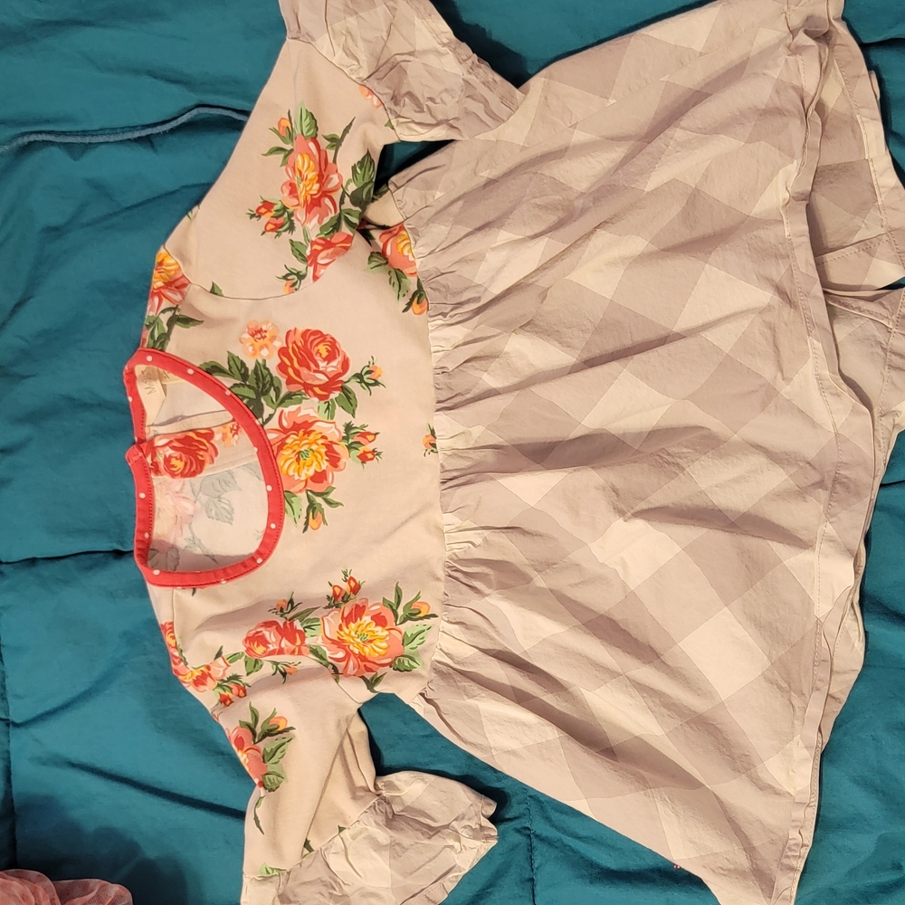 Floral Kids Top with Ruffled Sleeves